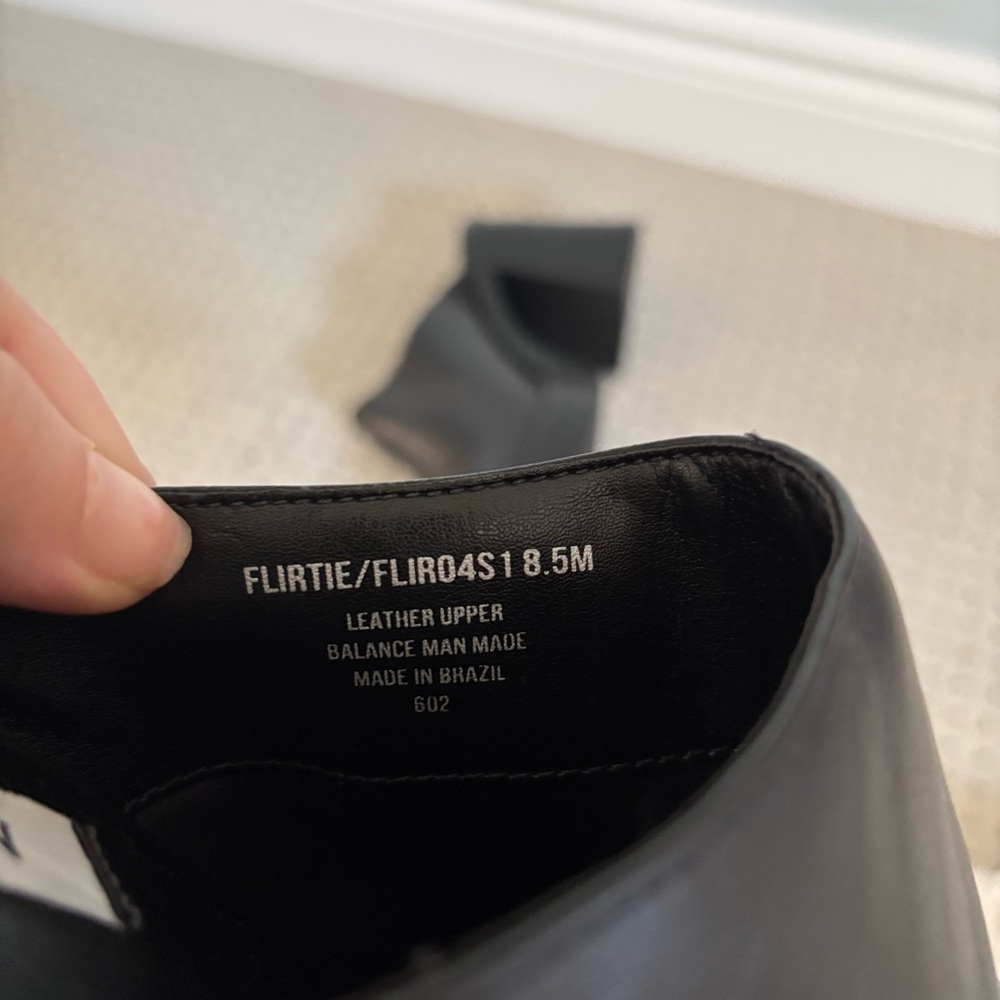 New Steve Madden Flirtie Black Leather Platform Mules with Heel Size 8.5 - Picture 6 of 6